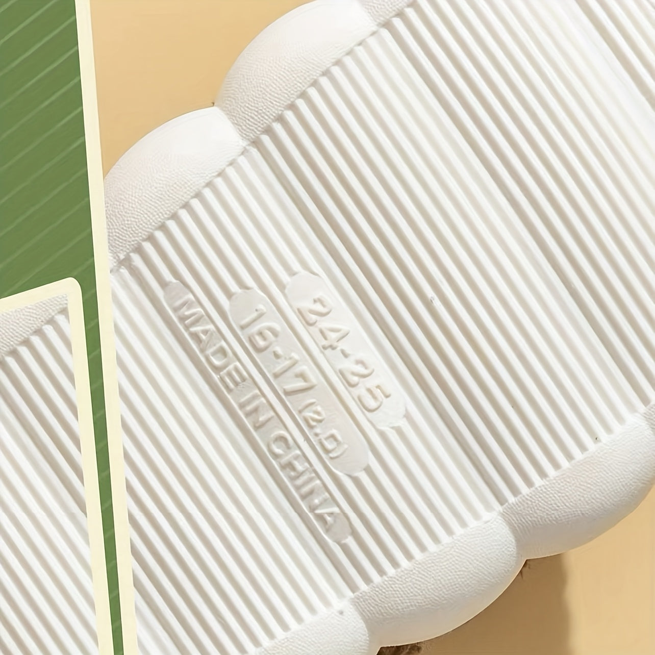 Cozy Bee-Themed Plush Winter Slippers for Women – Soft, Warm Indoor Shoes with Cute Animal Design, Ideal for Bedroom and Outdoor Use, Valentine's Day Gifts