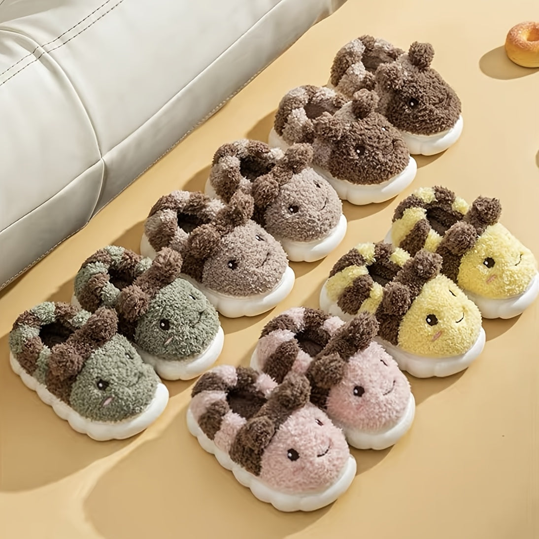 Cozy Bee-Themed Plush Winter Slippers for Women – Soft, Warm Indoor Shoes with Cute Animal Design, Ideal for Bedroom and Outdoor Use, Valentine's Day Gifts