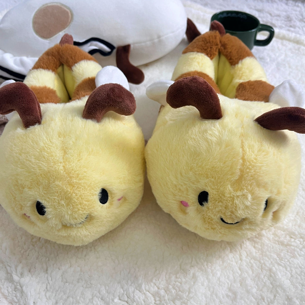 Christmas Cute Bee Animal Design Winter Warm Slippers Indoor Outdoor Shoes Creative Gift Suitable For Bedroom And Outdoor Use