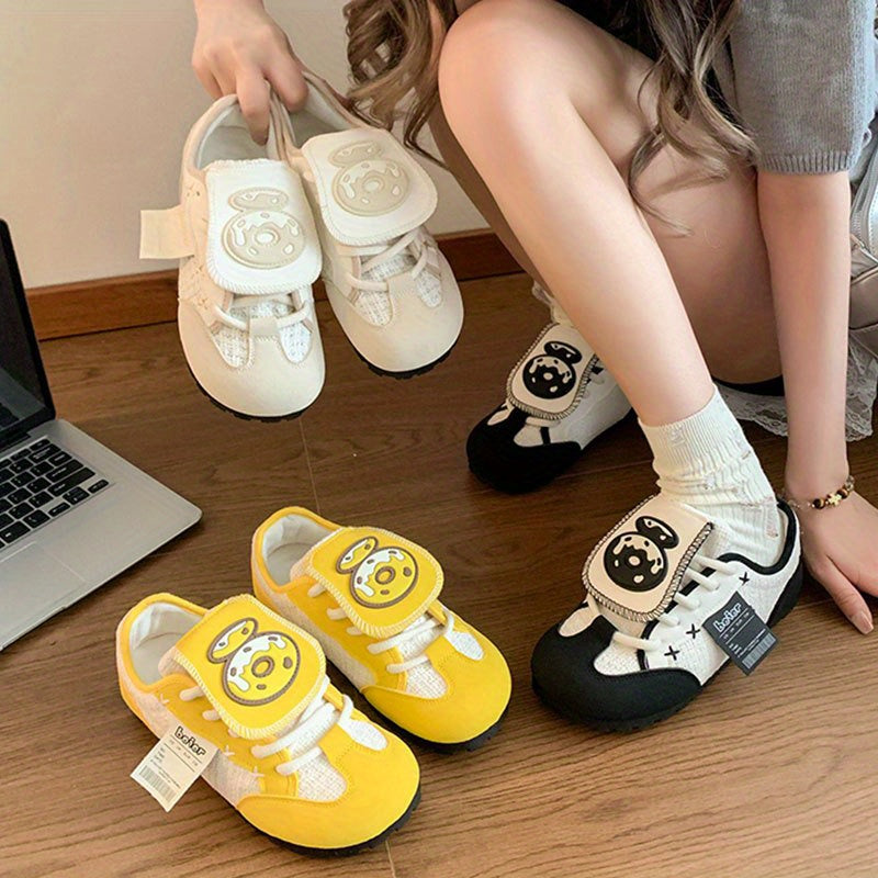 Flexible And Adaptable Casual Fitness Shoes for Women, Featuring a Bendable Sole And Seamless Lining, Suitable for a Range of Activities.