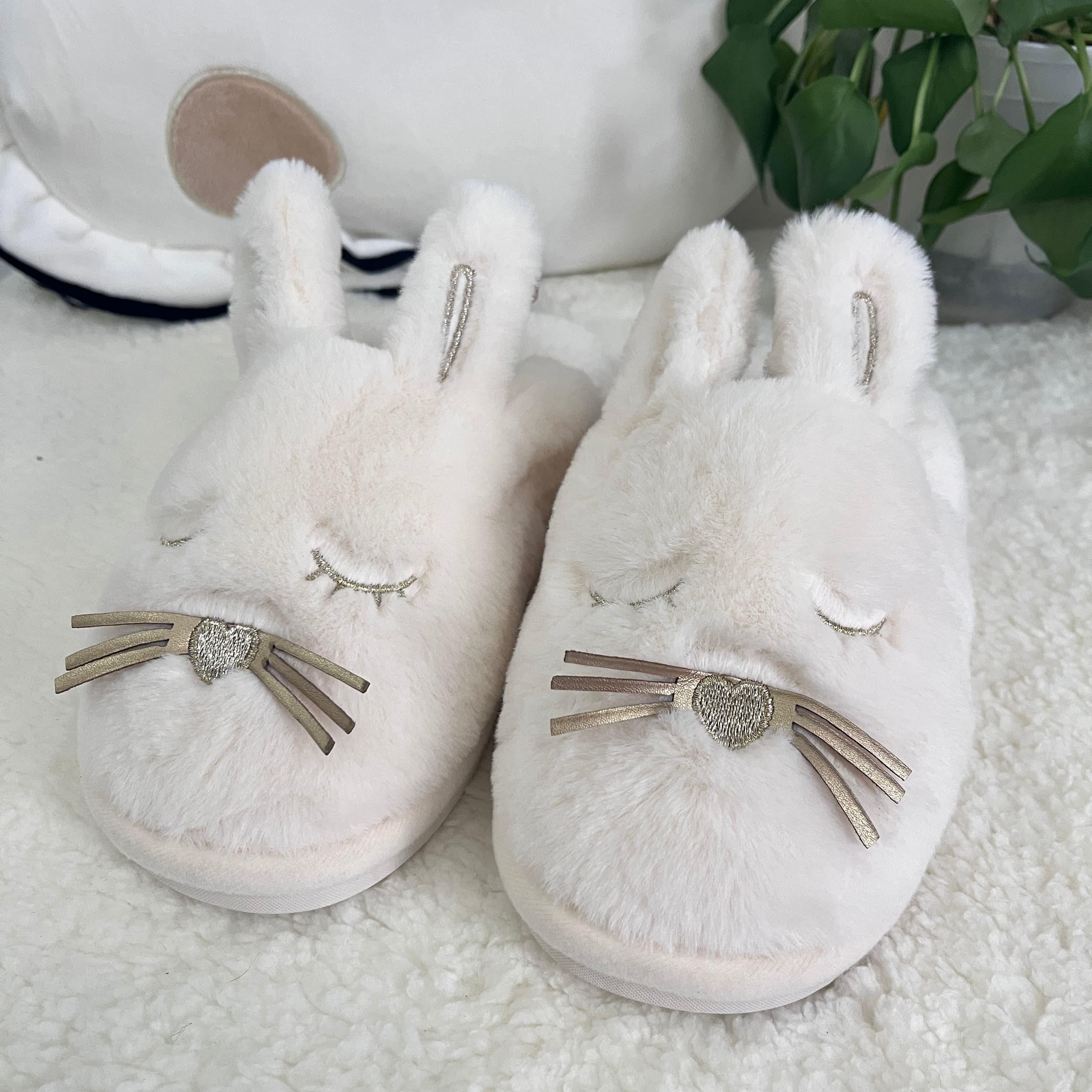 Spring Festival Cute Rabbit Animal Shape Winter Warm Slippers Indoor and Outdoor Shoes Creative Gift Suitable for Bedroom and Outdoor Use
