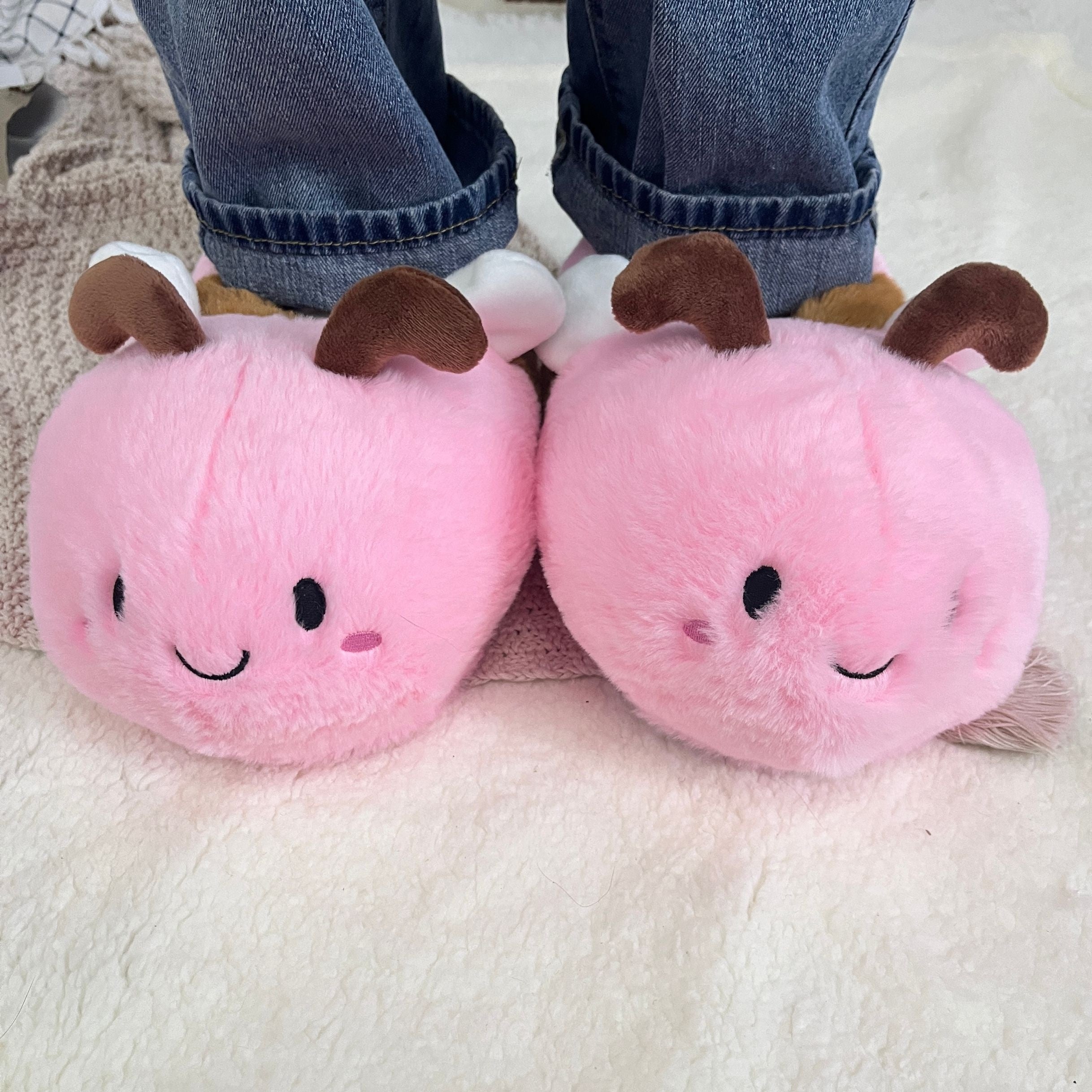 Christmas Cute Bee Animal Design Winter Warm Slippers Indoor Outdoor Shoes Creative Gift Suitable For Bedroom And Outdoor Use