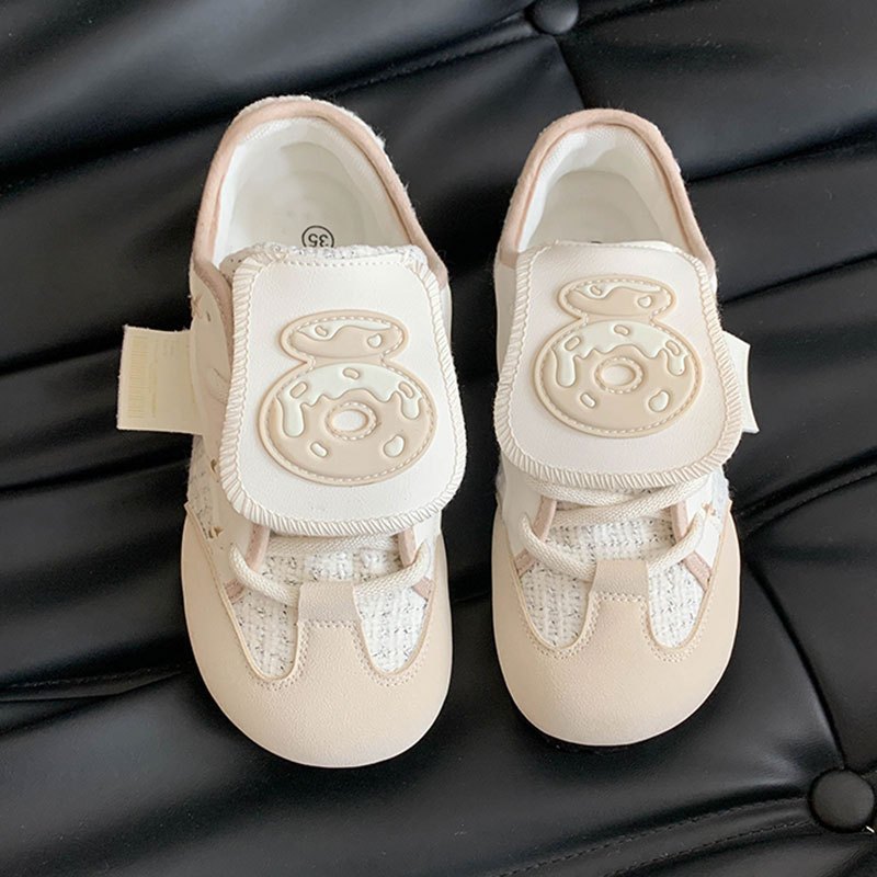 Flexible And Adaptable Casual Fitness Shoes for Women, Featuring a Bendable Sole And Seamless Lining, Suitable for a Range of Activities.